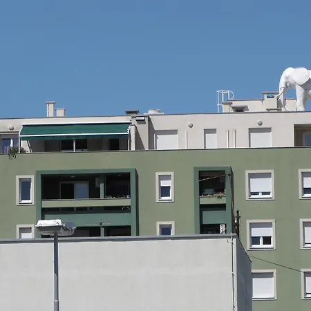 Apartment - Elefante *
