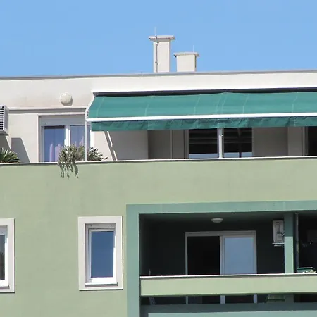- Elefante Apartment *